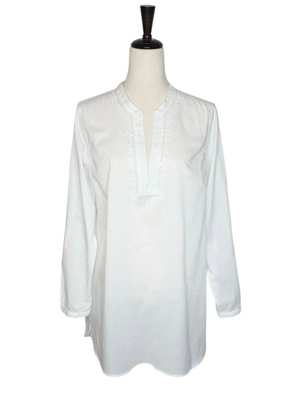 L.L Bean White Embroidered Split V-Neck Long Sleeve Tunic Top